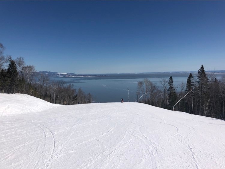 38; Le Massif de Charlevoix, à 12 km (base) et 20 km (sommet).jpg