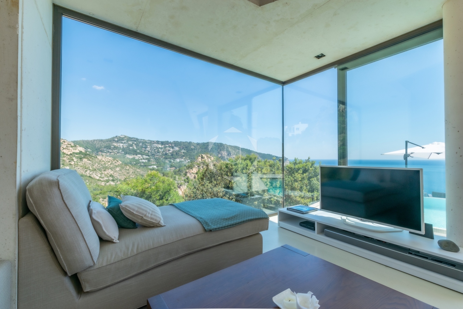 Villa Crystal, Luxury rental home in Aiguablava, Begur, Costa Brava (52).jpg
