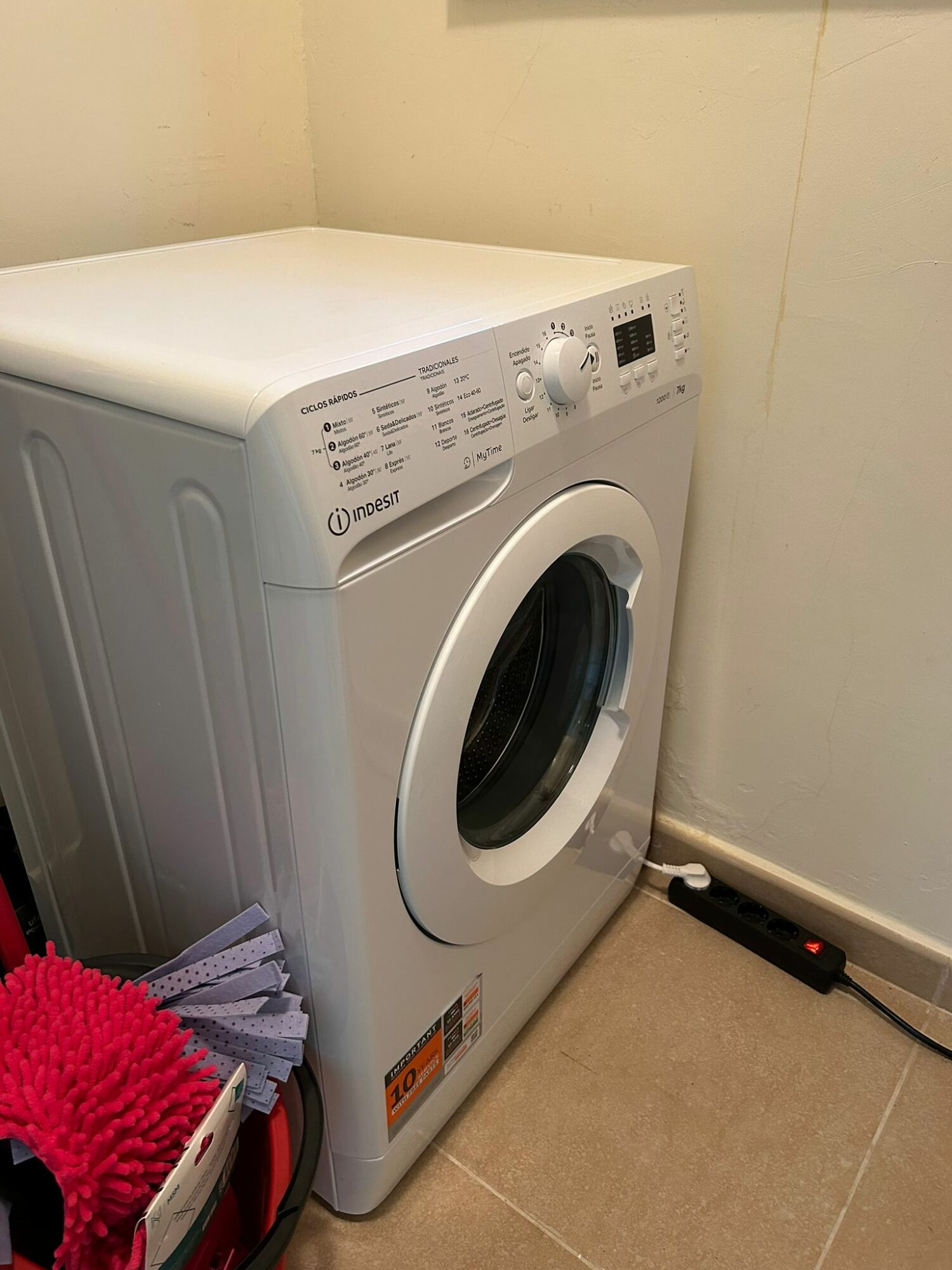 MÁQUINA LAVAR ROUPA.jpg