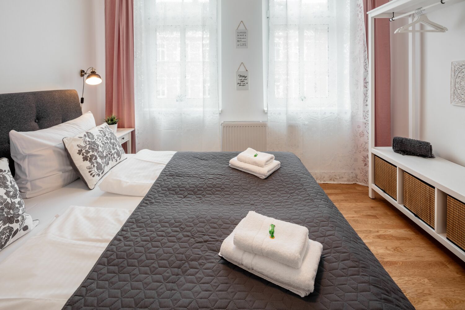 Charlotte__Schlafzimmer 2.jpg