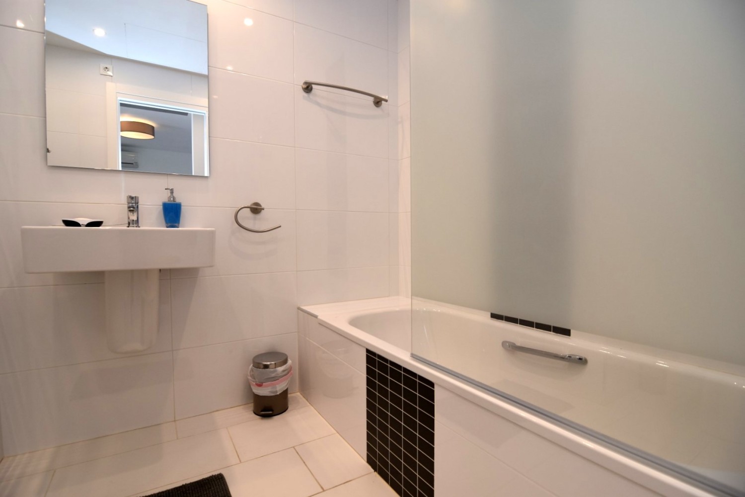 DSC_0555 (Custom).JPG