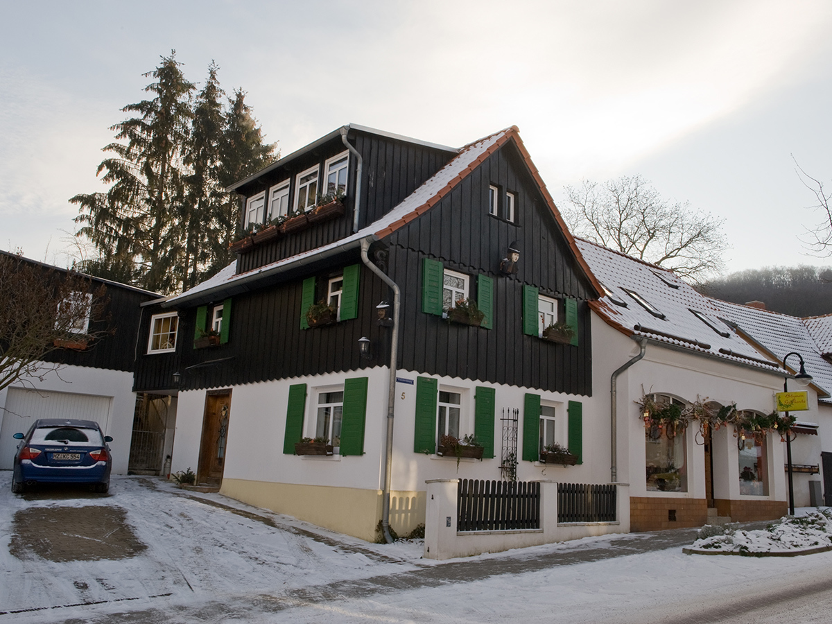 fewo_haus_winter.jpg