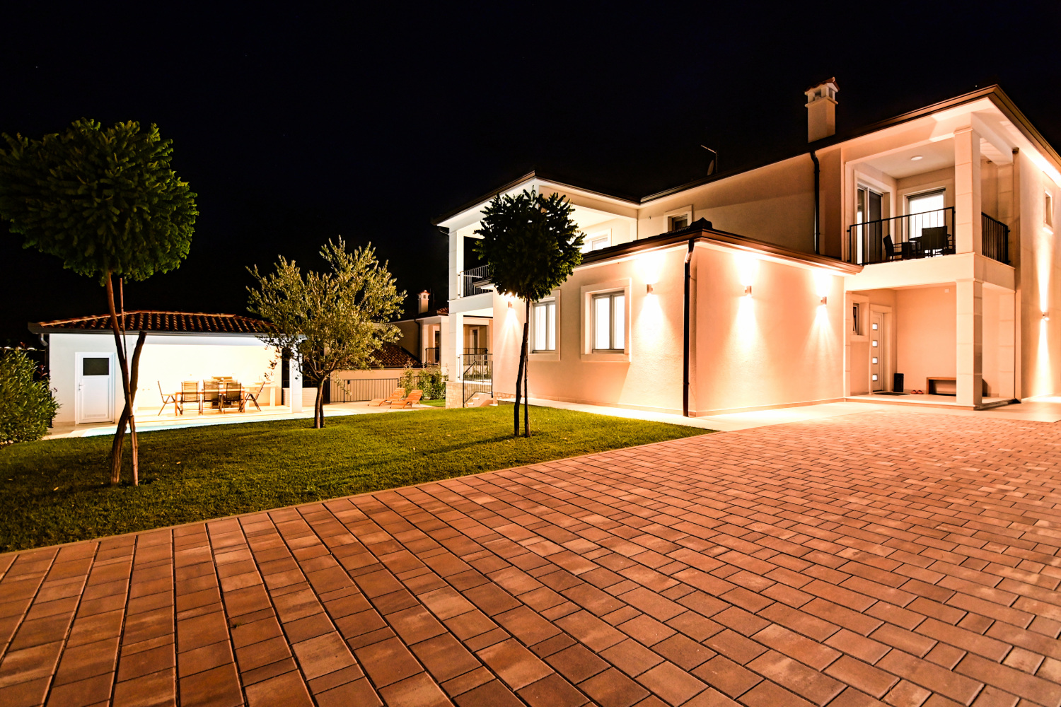 Aussenbereich 11-1.jpg