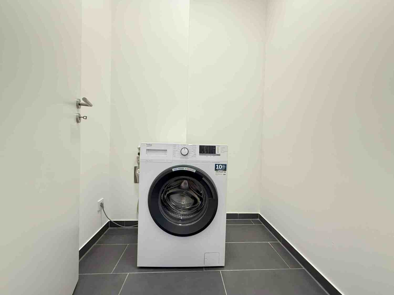 AM1237_Mildred-Scheel-Straße 9, 92224 Amberg (11).jpg