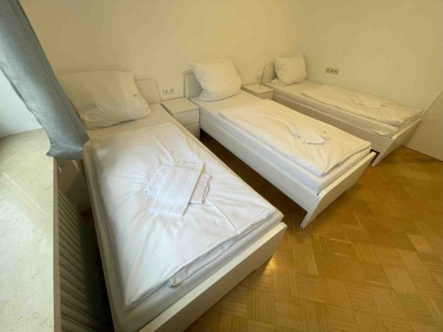 SAD901_ (EG) Friedrich-Wilhelm-Weber-Straße 30, 92421 Schwandorf (6).jpg