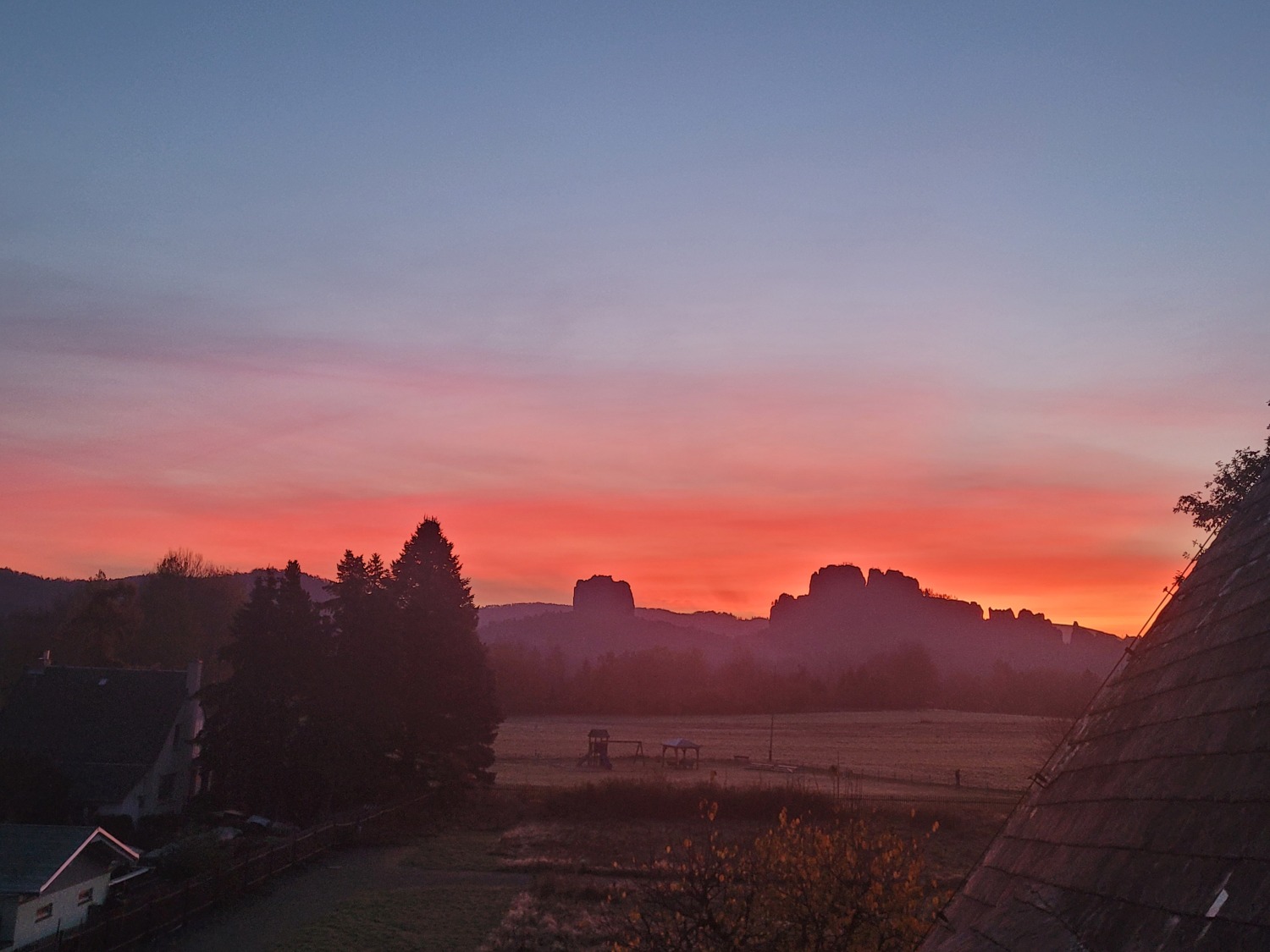 Schrammsteine rot.jpg