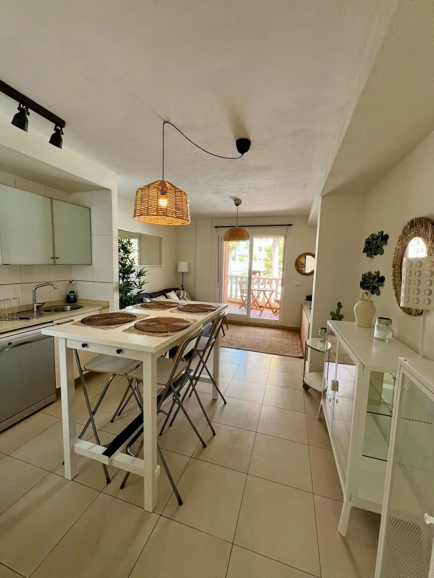 pic ivo kitchen 2.jpg