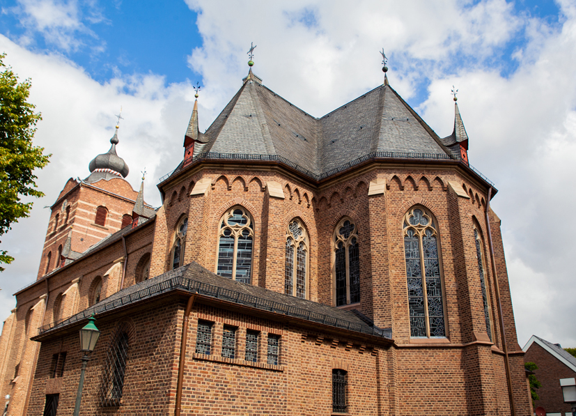 Lechenich-Kirche1_klein.jpg
