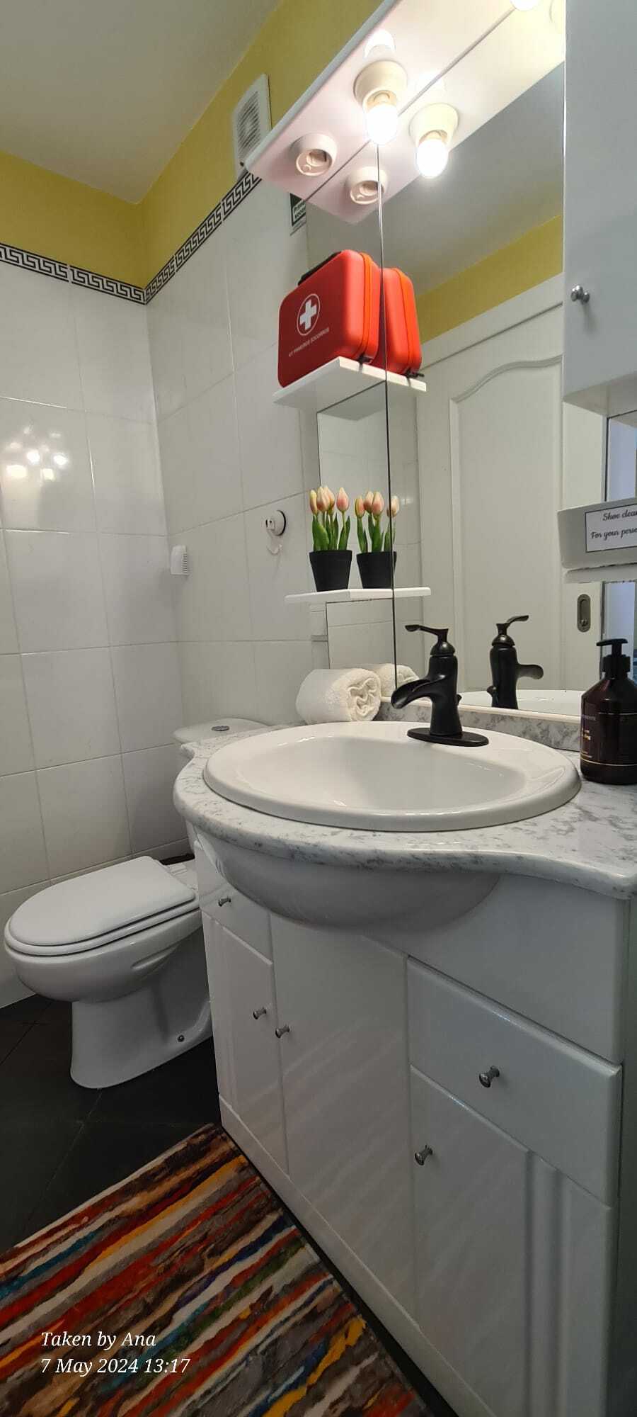 Main Downstairs Bathroom 1.jpeg