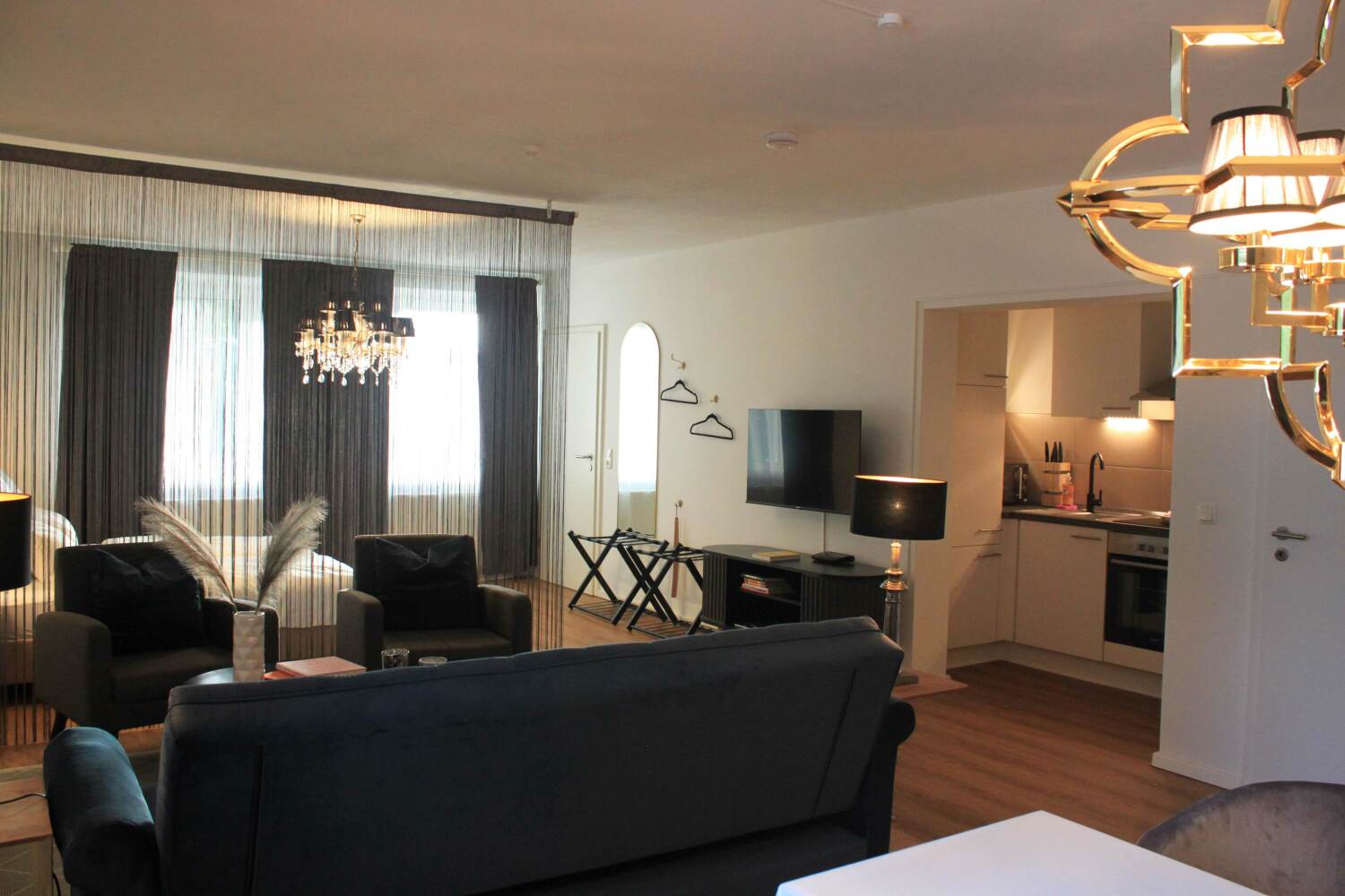 RB Apartment Blick zur Kueche.jpg