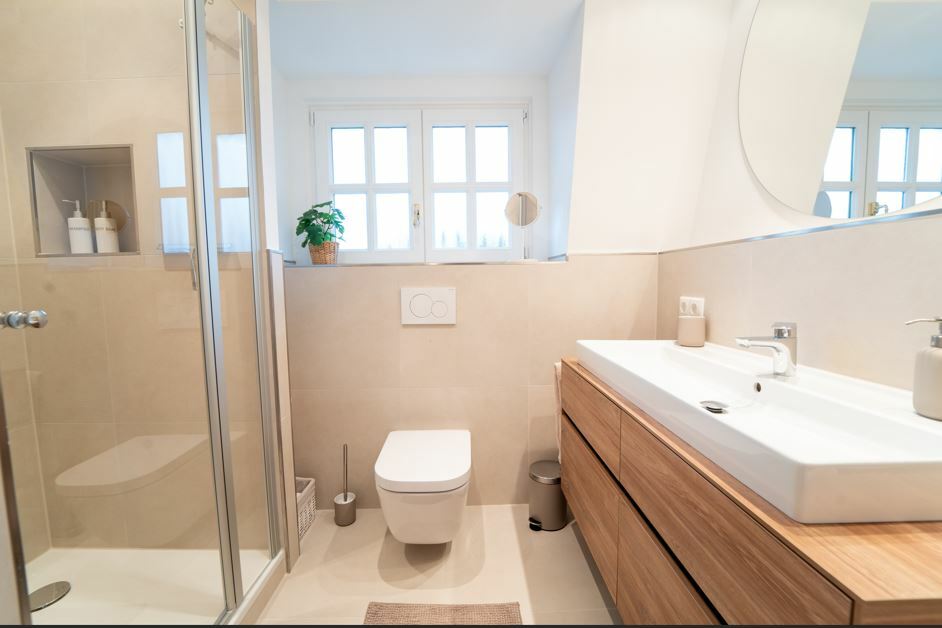 Badezimmer OG_low.JPG