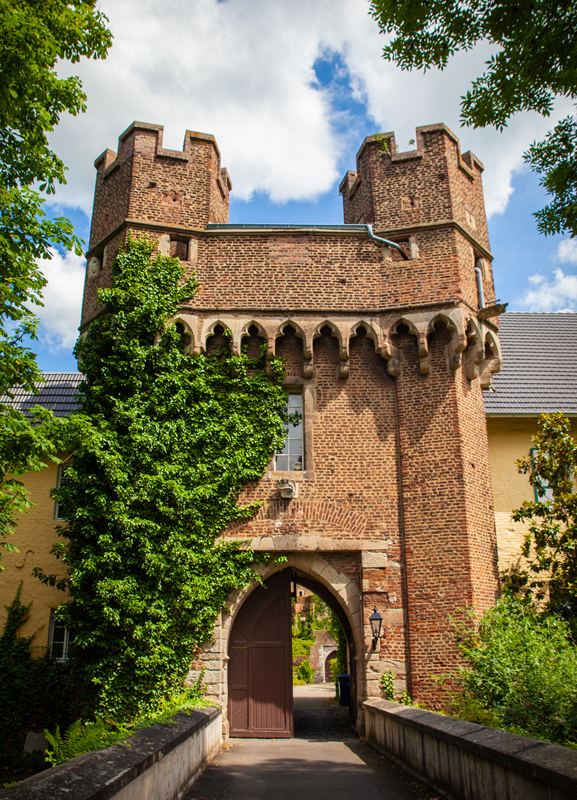 Lechenich-Burg1_klein.jpg