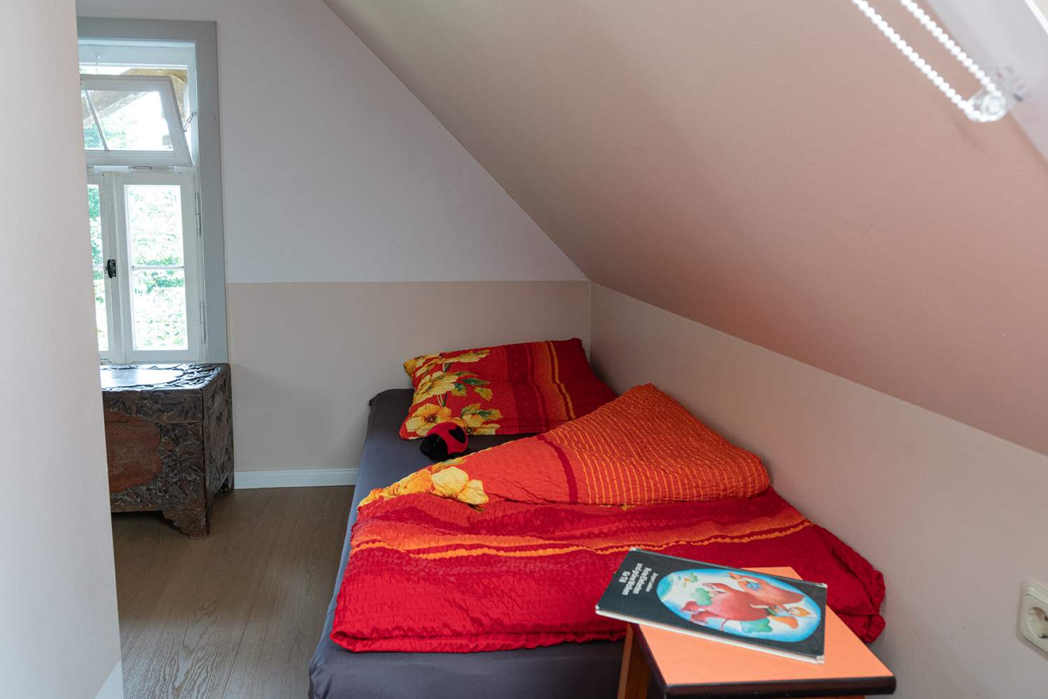 Raum_01_02_Fenster rechts_10x15.jpeg