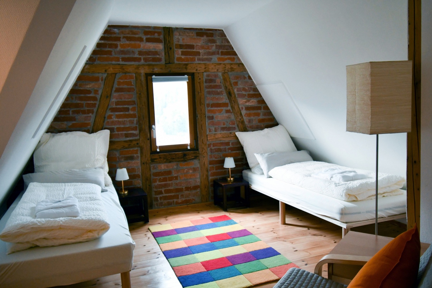 Schlafzimmer DG (1).jpg