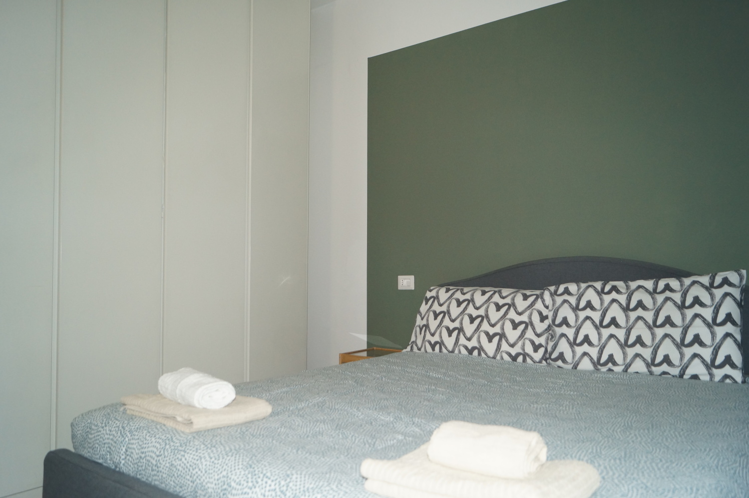 NAVIGLI DARSENA - CAMERA 8.JPG