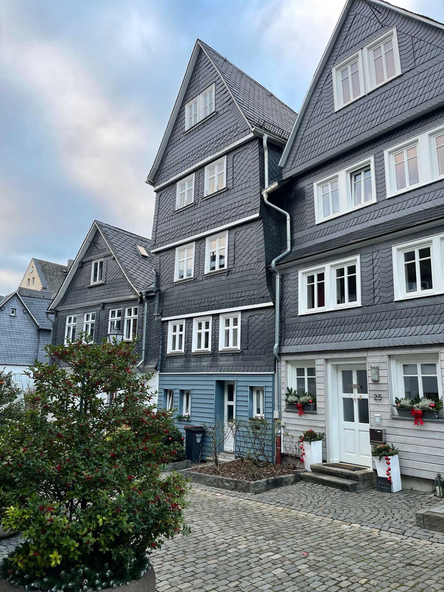 Haus Frontansicht 3.jpeg