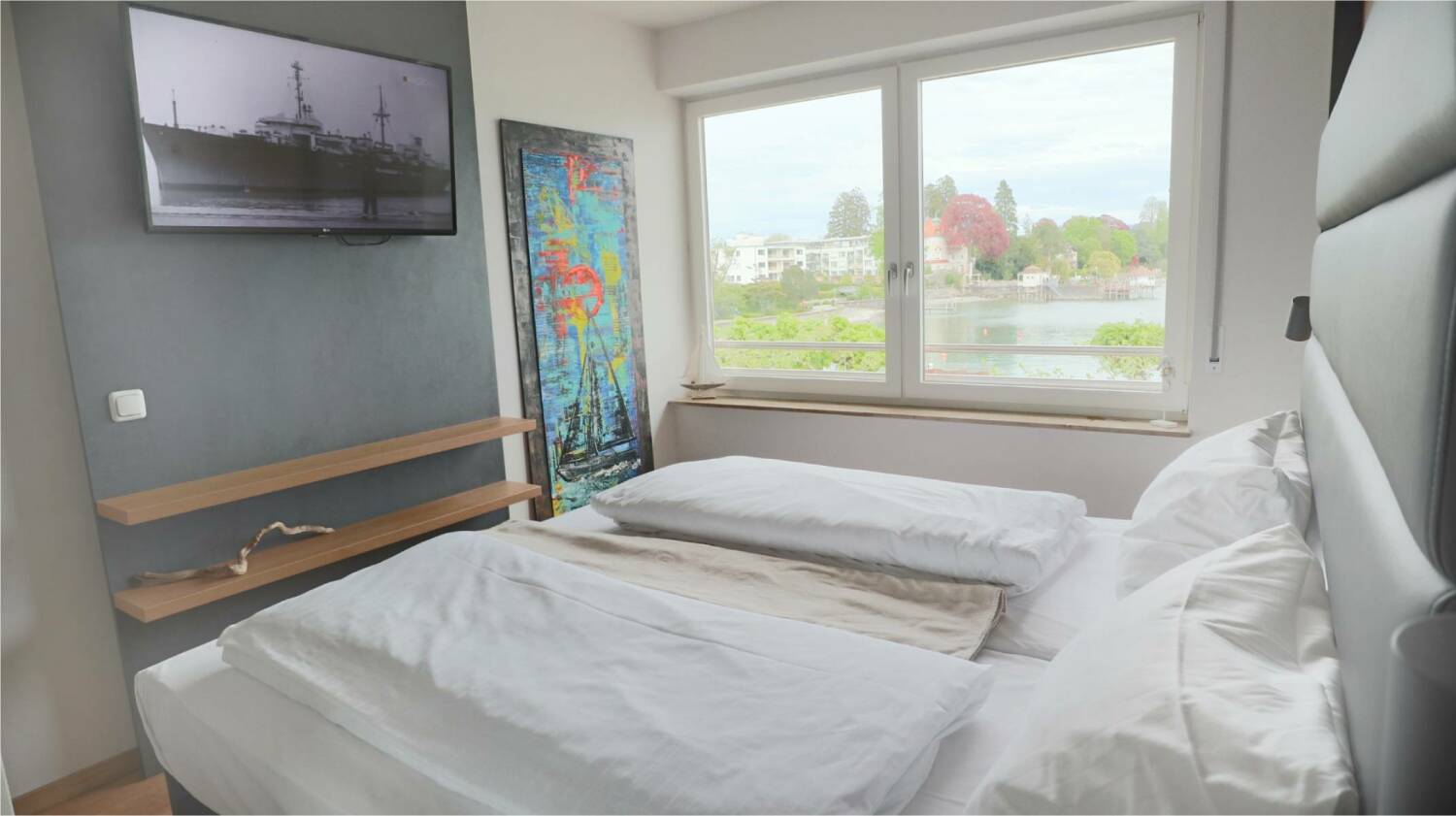 04 Bett bearbeitet kleiner.jpg