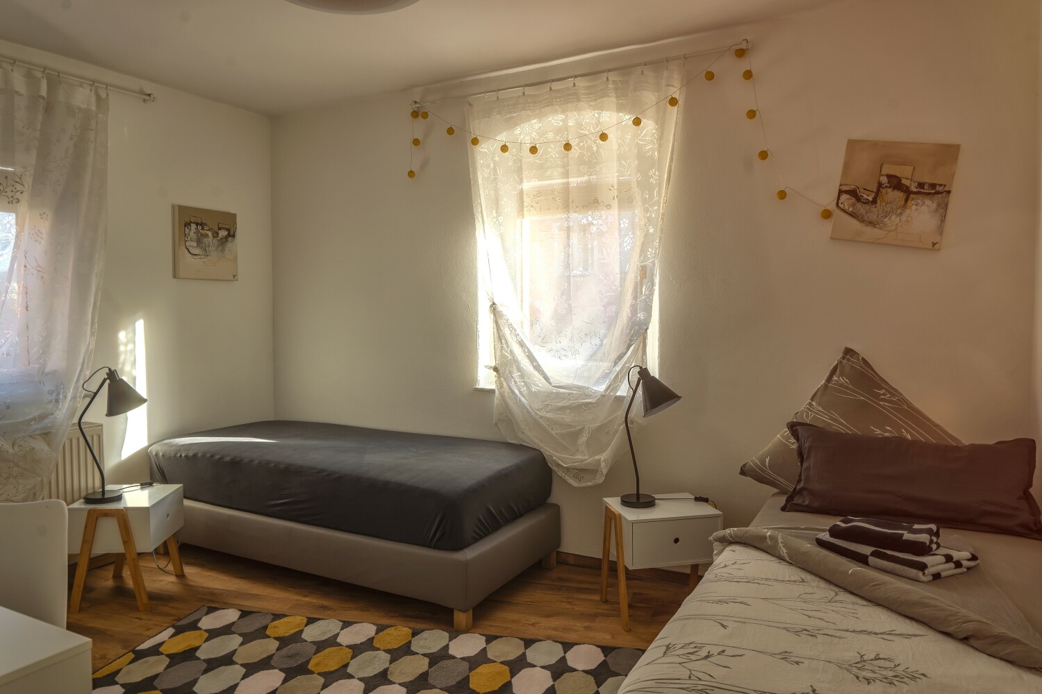 Schlafzimmer mit Einzelbetten.jpg