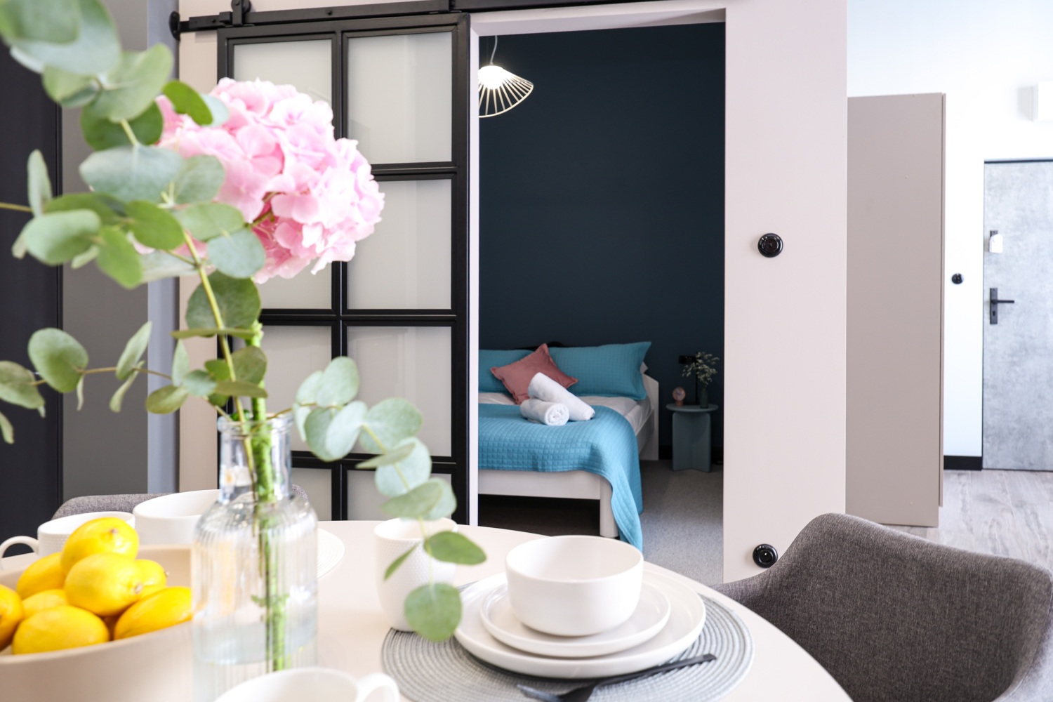 detal kwiat salon   airbnb twójgospodarz booking.jpg