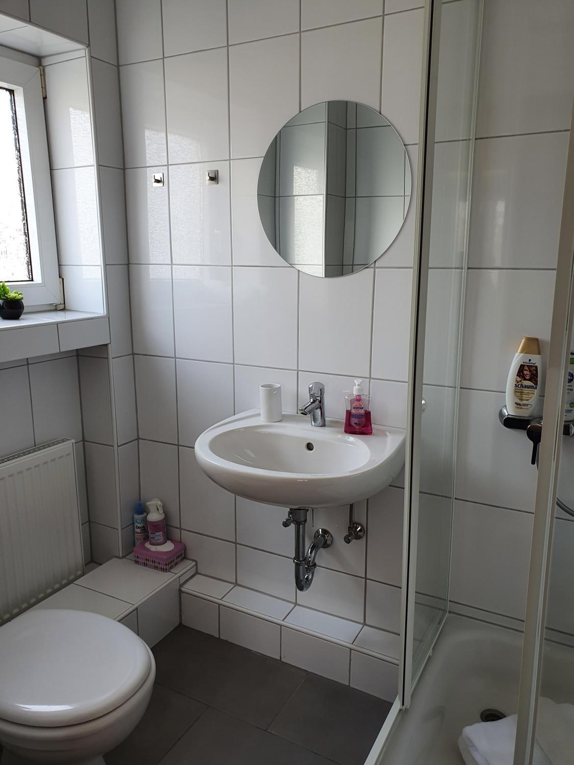 airbnb eigenes Bad.jpg