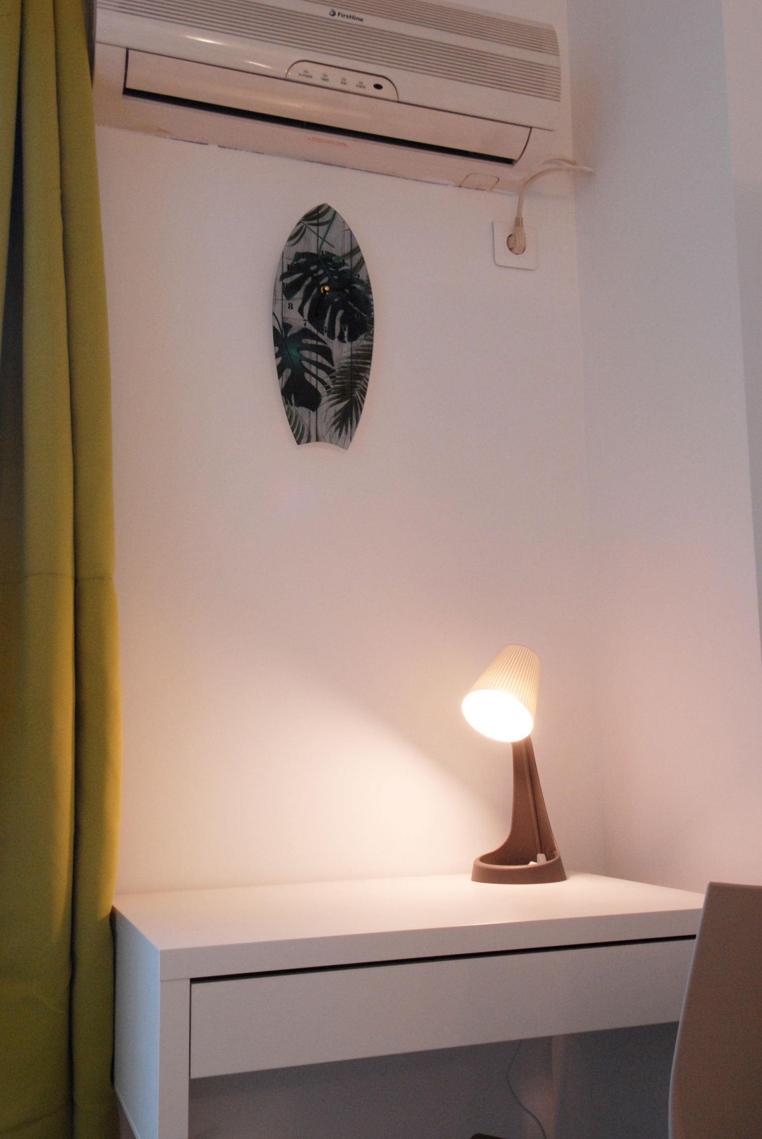 DETAIL CH4 bureau4.jpg