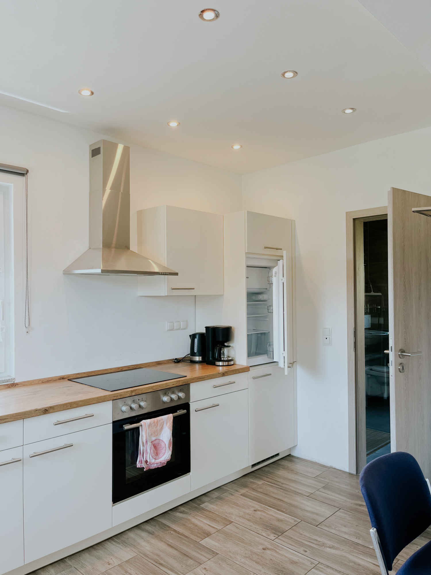 Küche rechts Haus 9.jpg