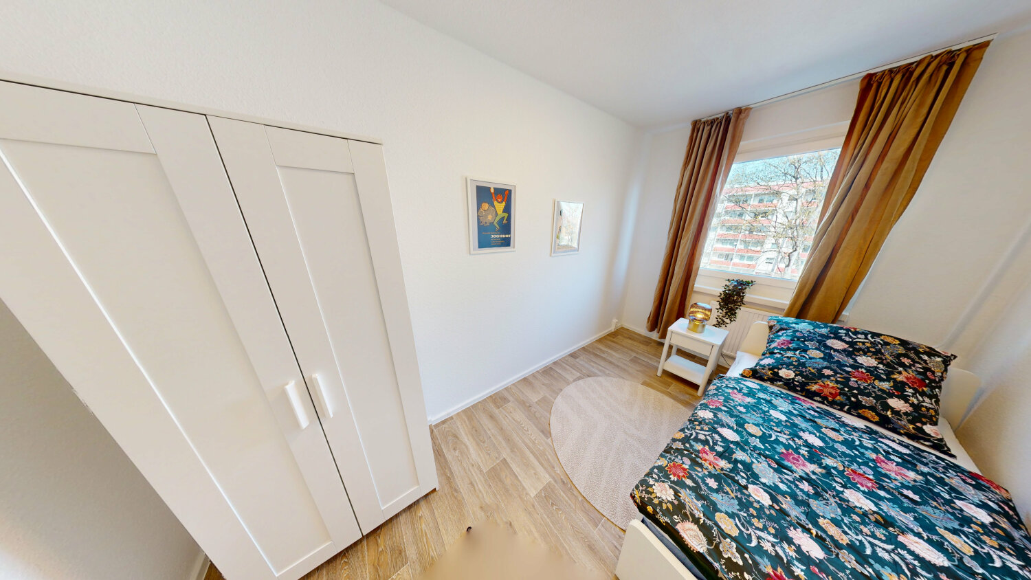 Schlafzimmer (3).jpg