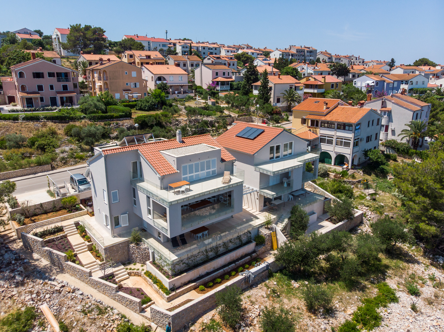 6c Blick aufs Haus seitlich.jpg