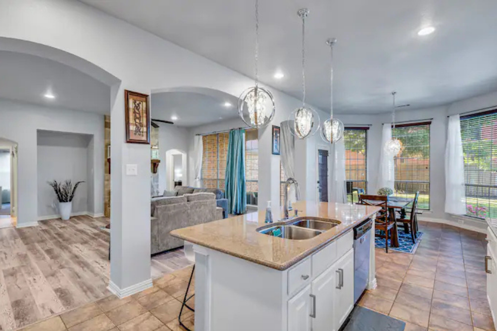 Larreta Airbnb pics  (5).png