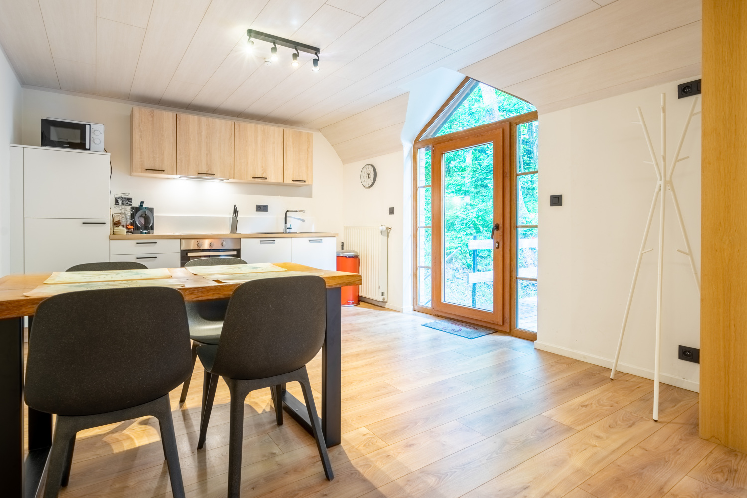 Bills Lodge Web--2.jpg