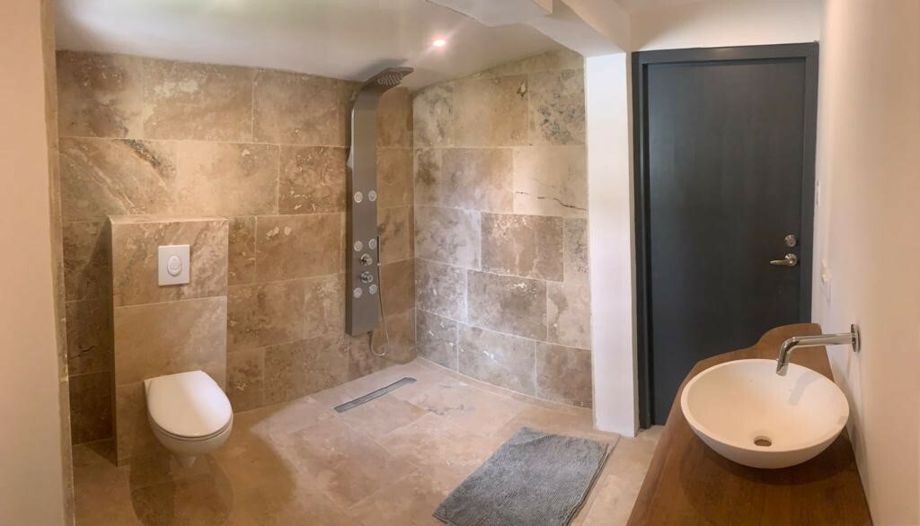 BG gedeelde badkamer goed.jpg