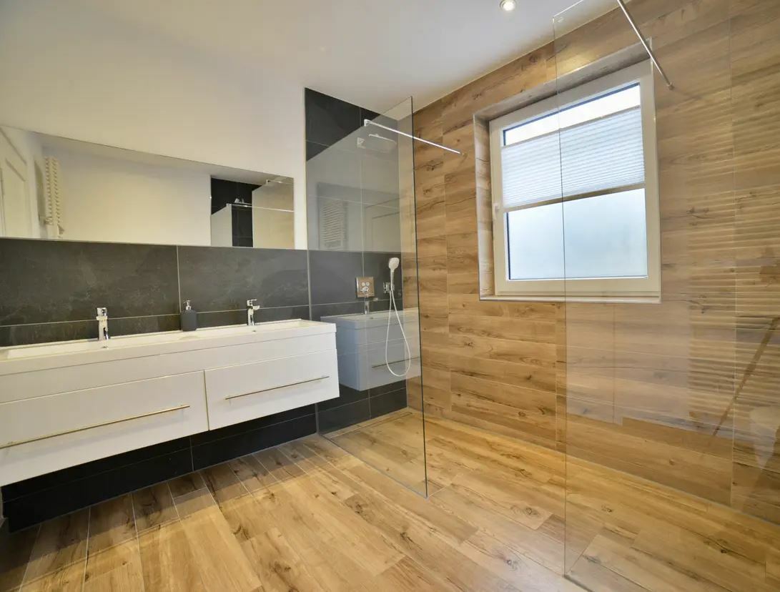 Villa Heidi Bad 1.OG.JPG