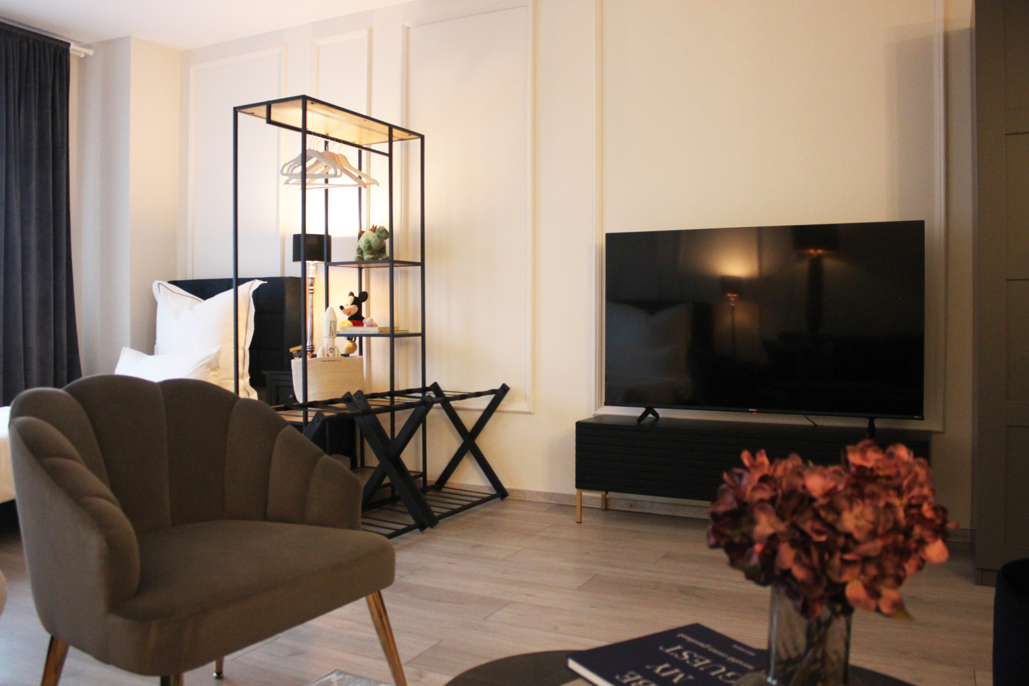 Smart TV mit Netflix.JPG