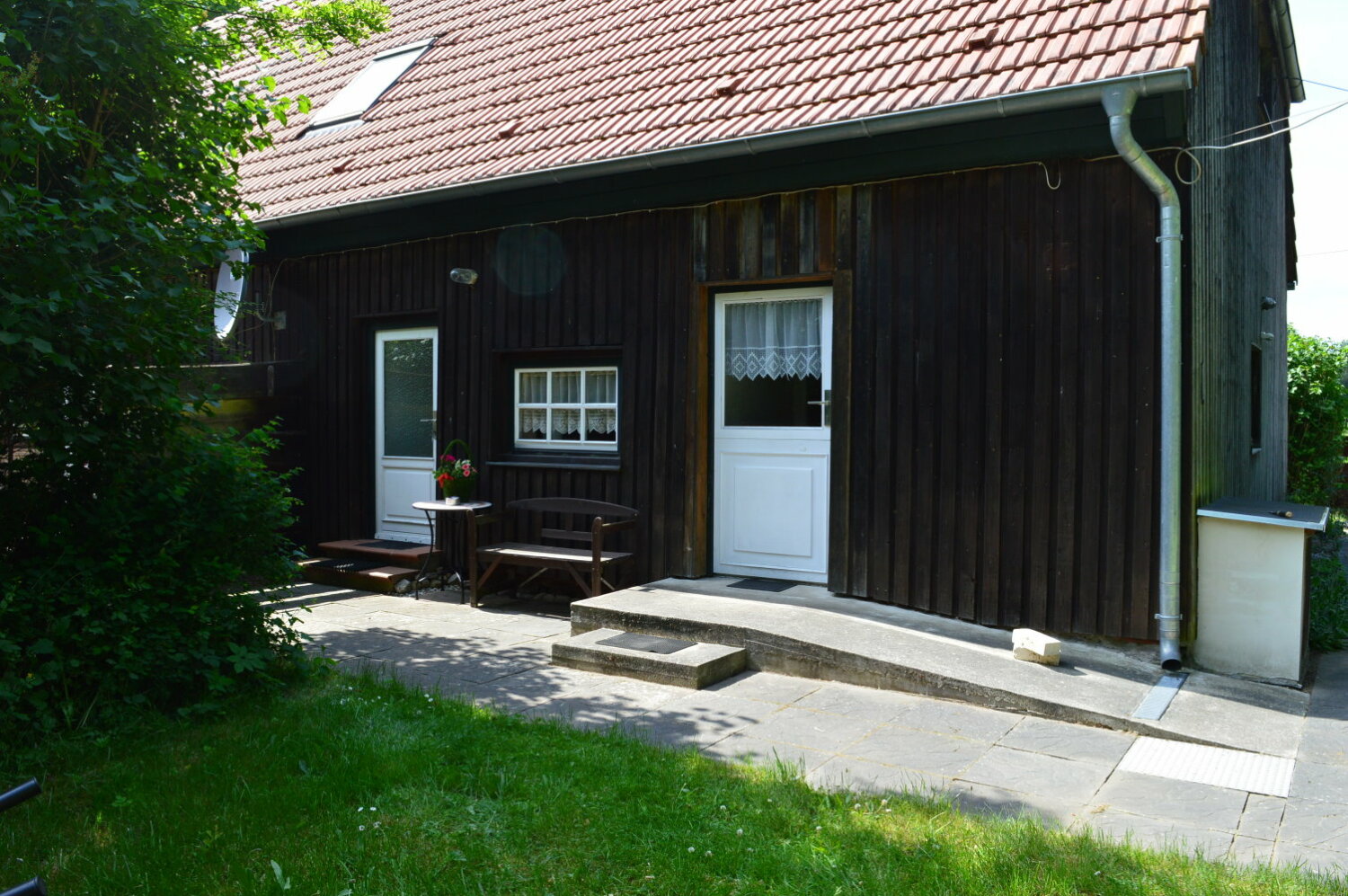 Hausansicht an den Linden.jpg