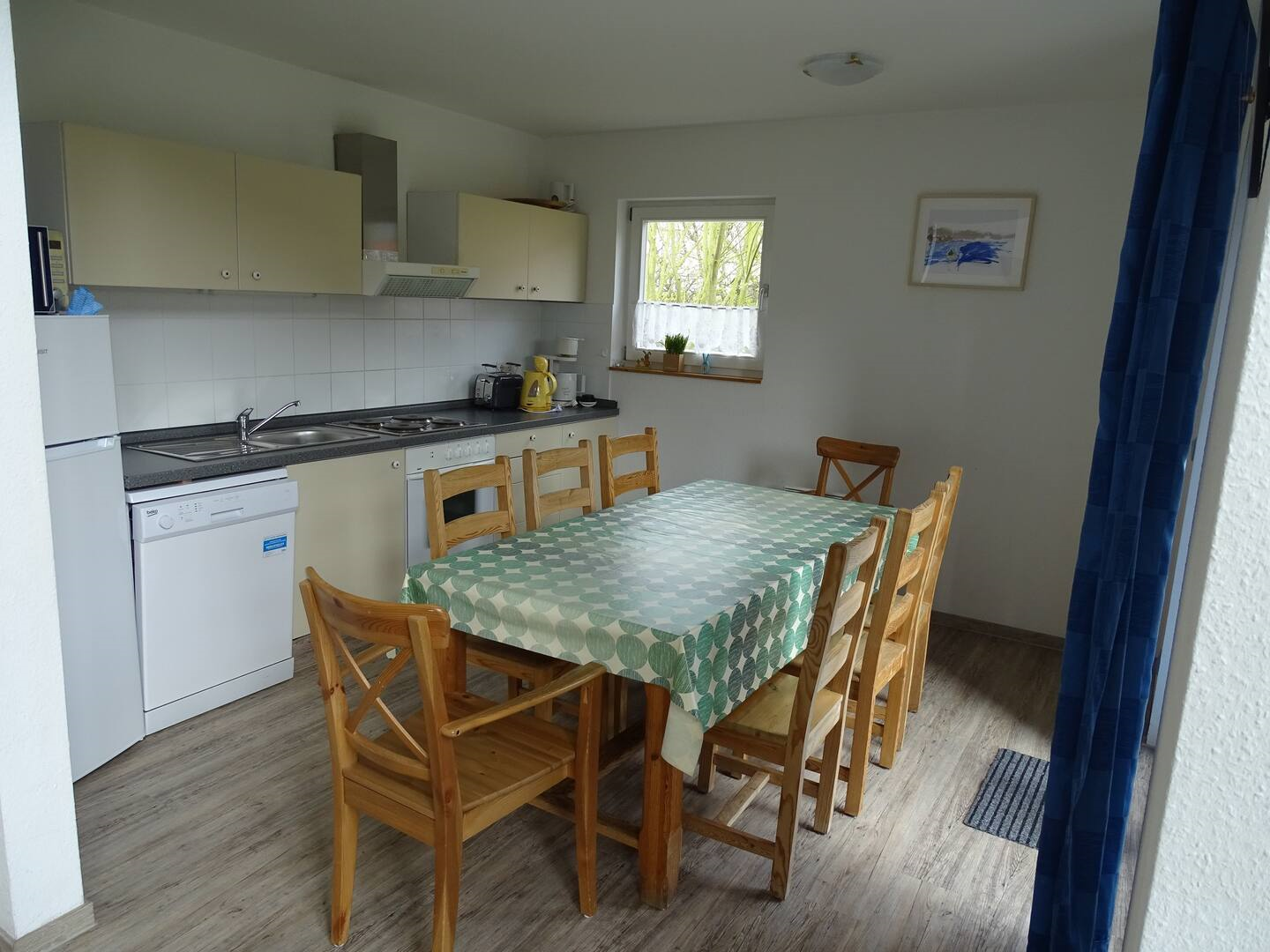 Küche mit Essbereich.png