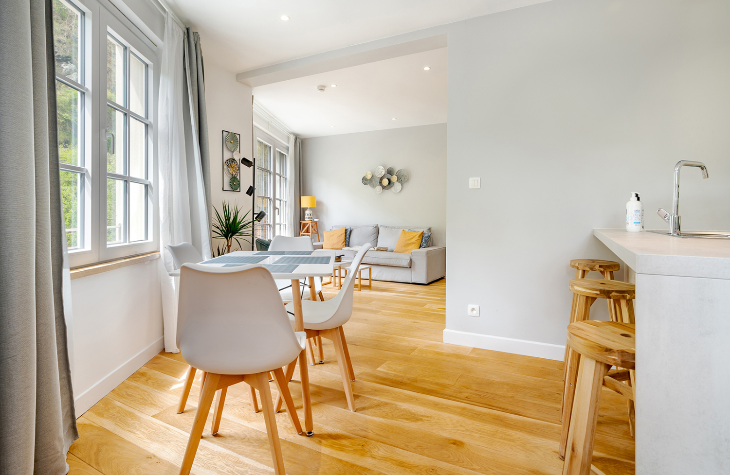 LROOur-10-01 (4).jpg