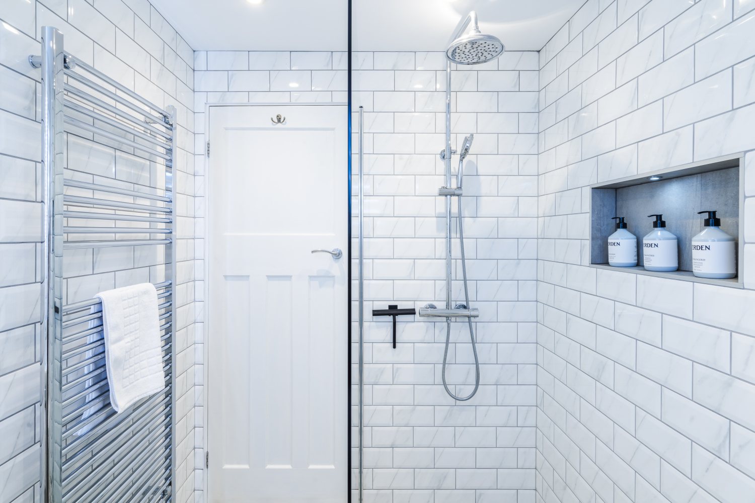 adrianna 7 barn close-23.jpg