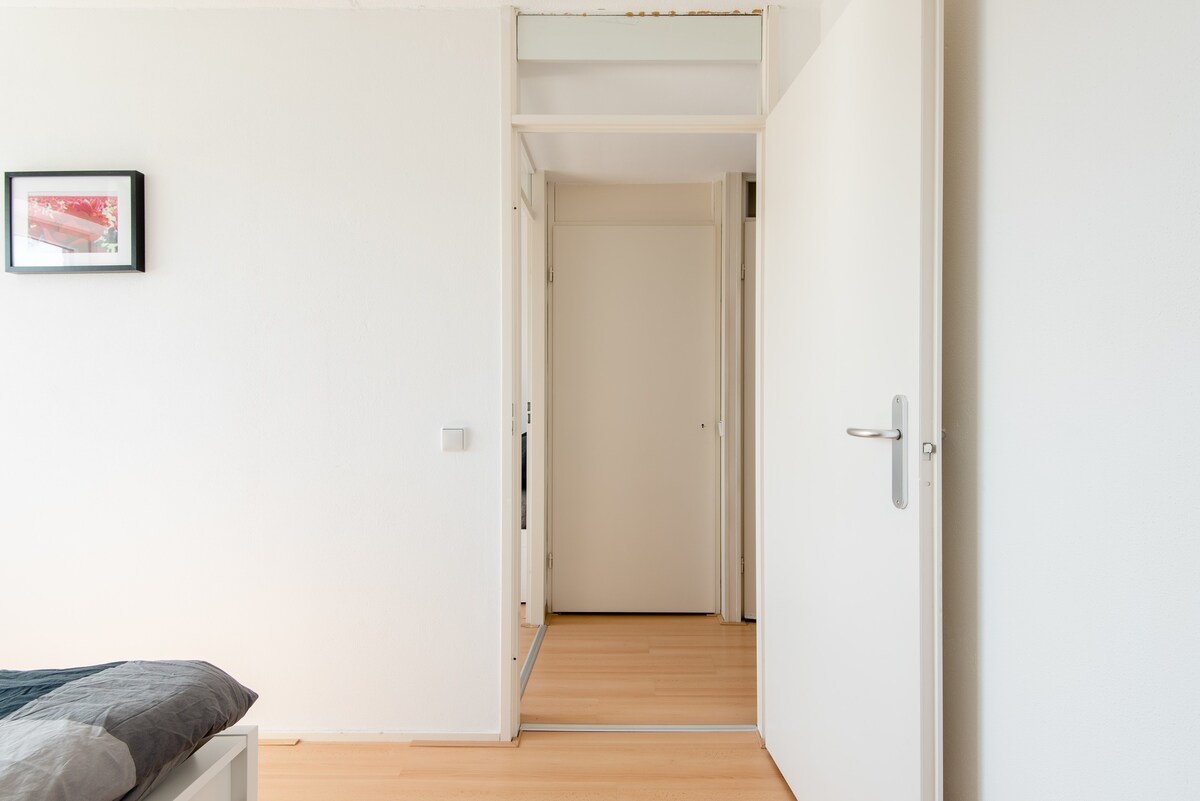 Kruiszwin 1108 Bedroom02 Door.jpeg