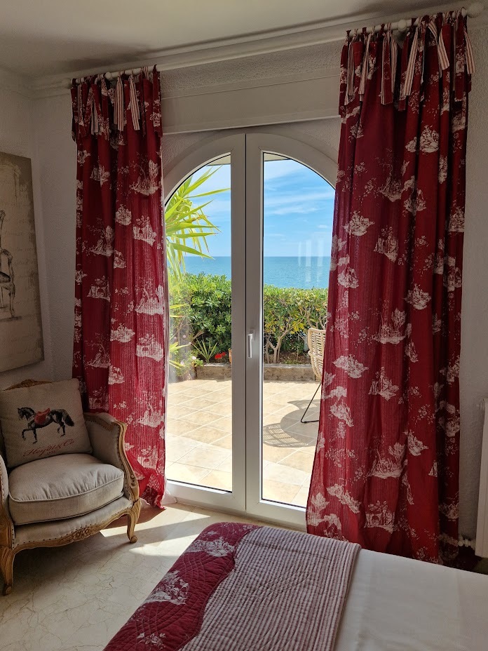 Upstairs bedroom 1.jpg