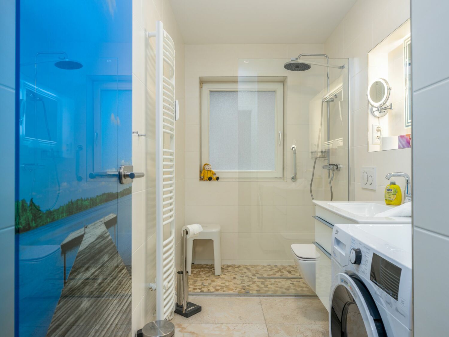 Westerland Fewo See-Lün_Regendusche mit Haltegriff.jpg