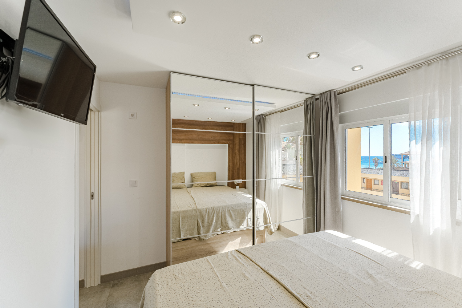 20241025 - OA15 - Ermantovich - Los Cristianos - F+10detalles-2.jpg