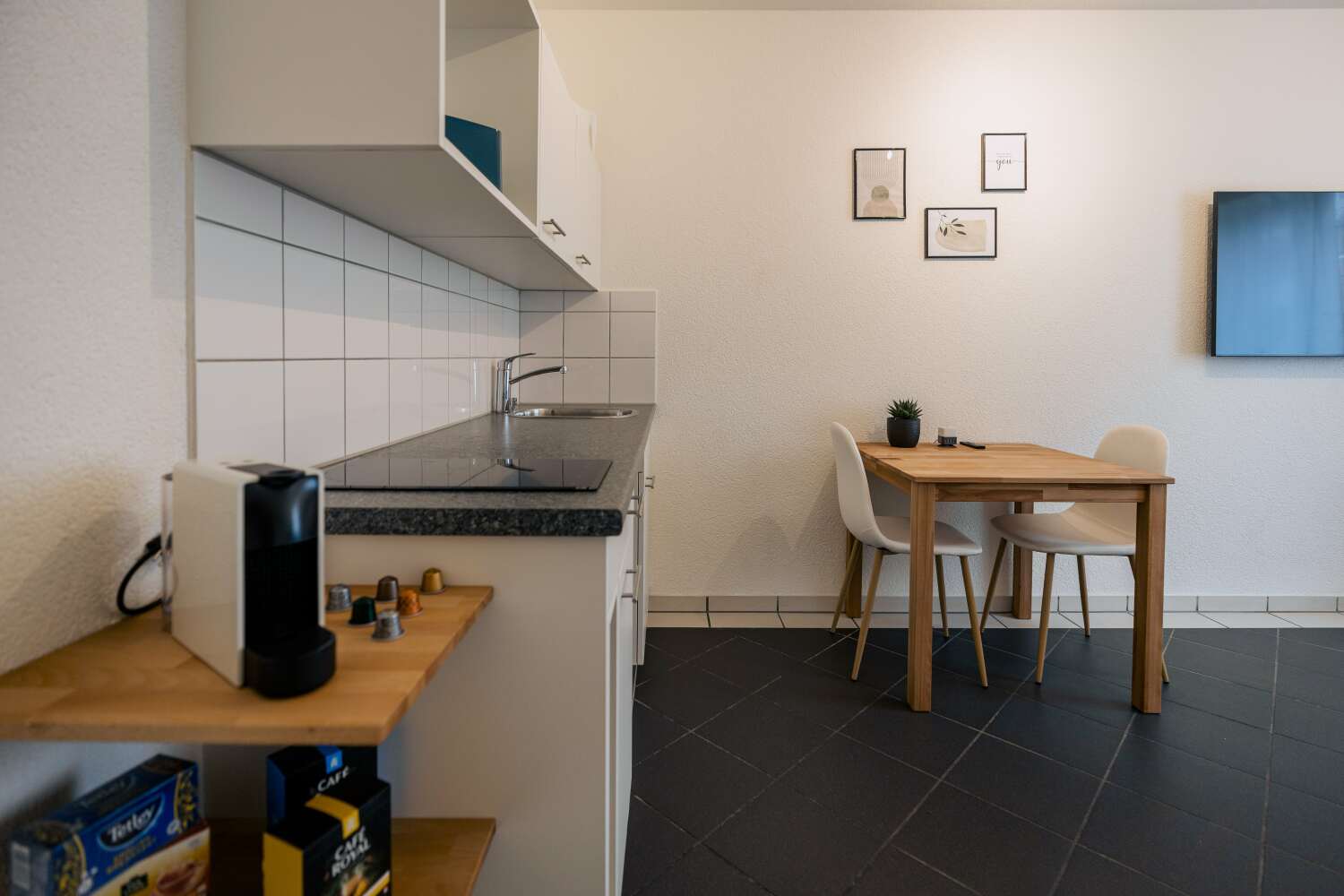 16-BnB-Studio-Dufourstrasse35-min.jpg