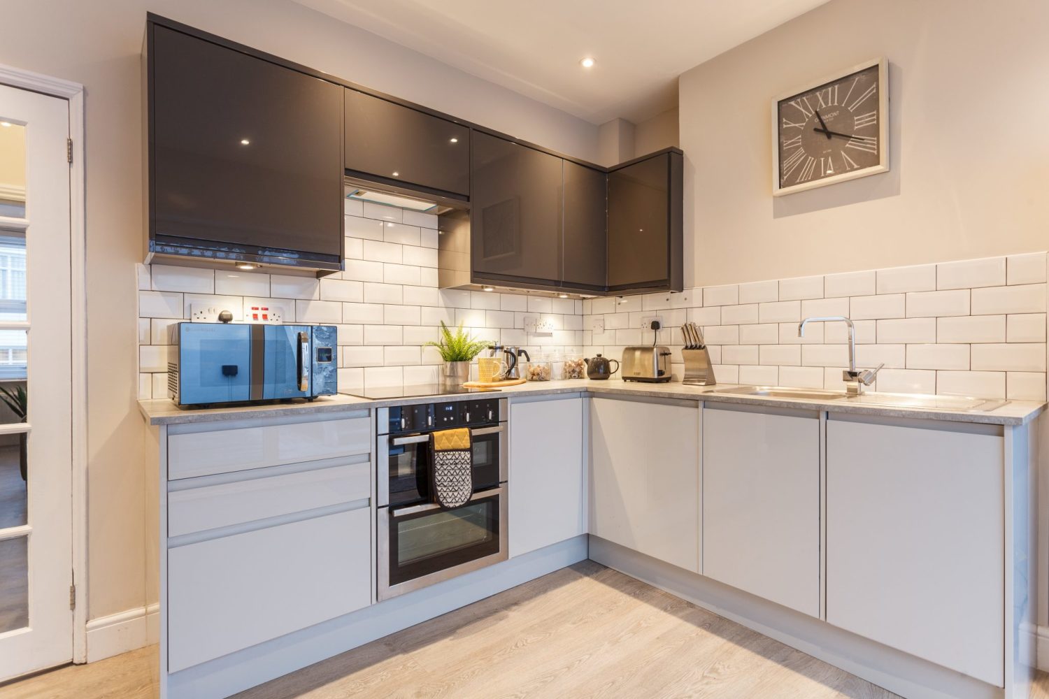 Reef House modern kitchen.jpg