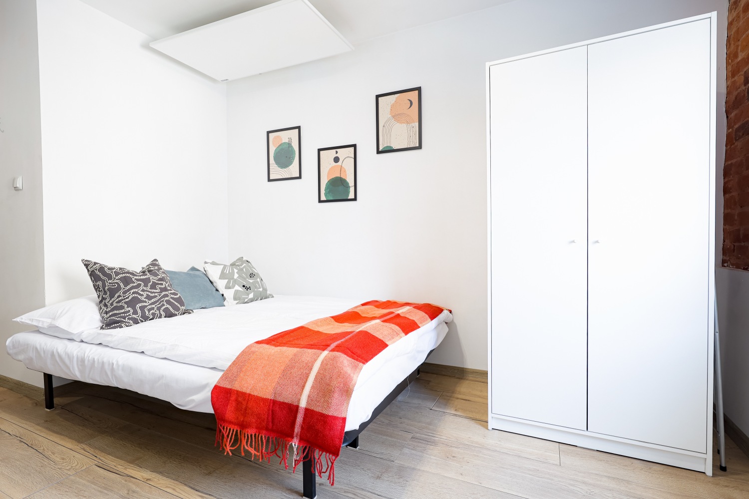 rozkładana kanapa mieszkanie na krótki najem Łódź.jpg