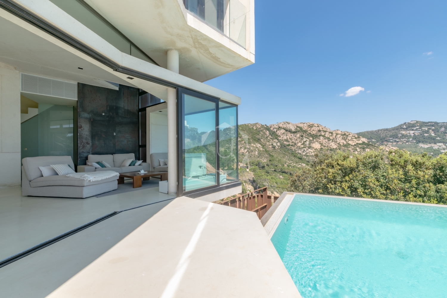 Villa Crystal, Luxury rental home in Aiguablava, Begur, Costa Brava (16).jpg