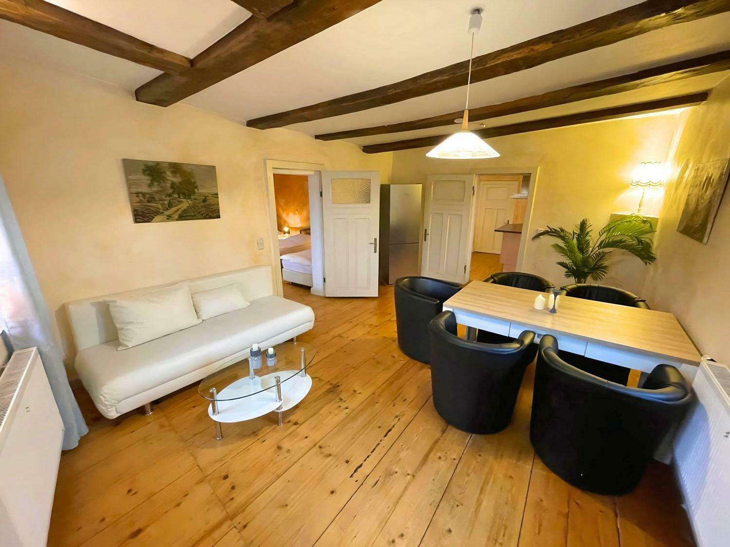 Pension Am Schloss - Apartment 5 - Wohnzimmer 3.jpg