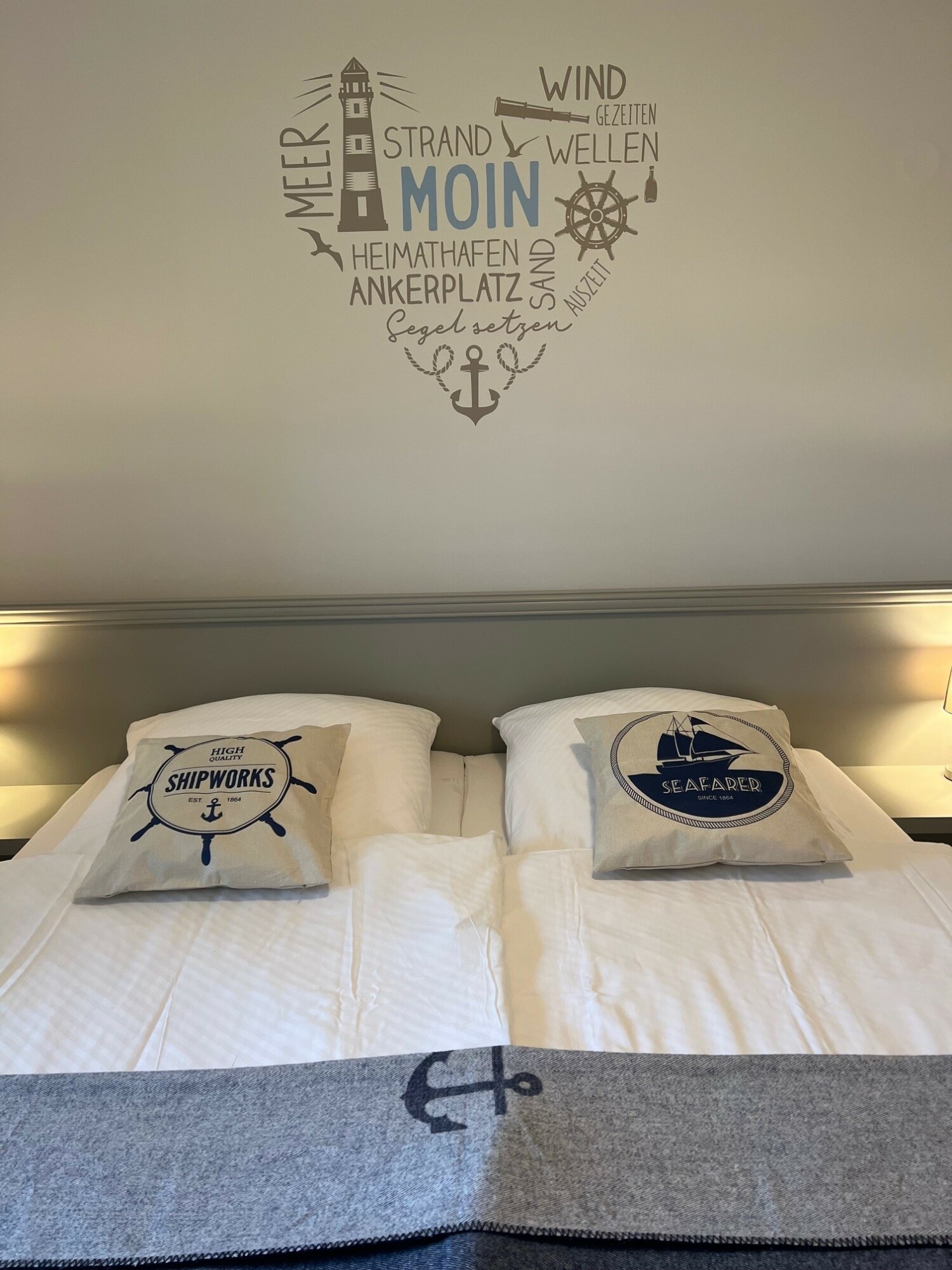 Schlafzimmer 2 EG.jpg