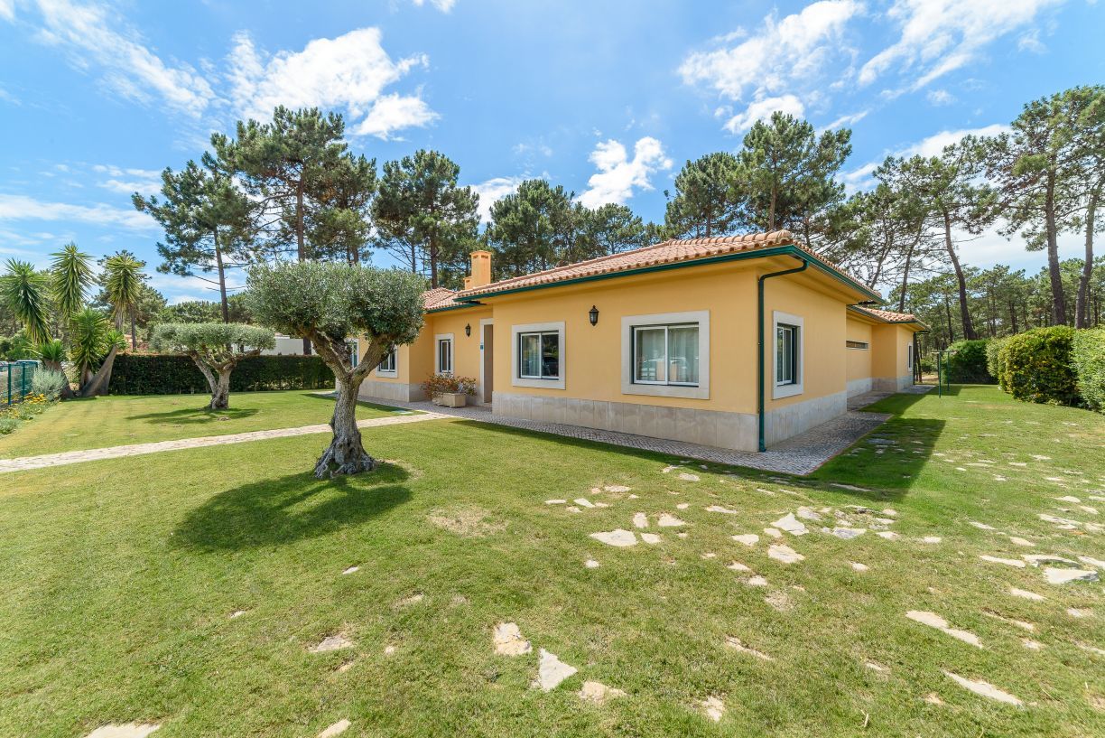 Lisbon Beach Villas Villa 18 Lovely 4 bedroom holiday villa in golf
