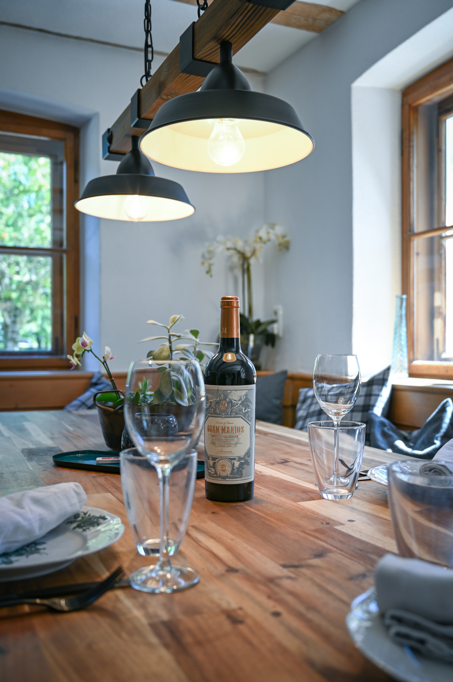 H27 Detail Tisch 1.jpg