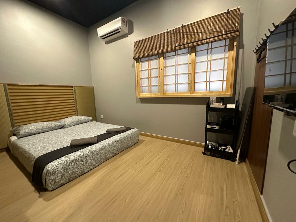 Washitsu Queen (b).jpeg